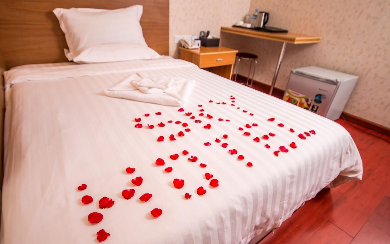 Sky Hotel Chinatown Yangon Extérieur photo